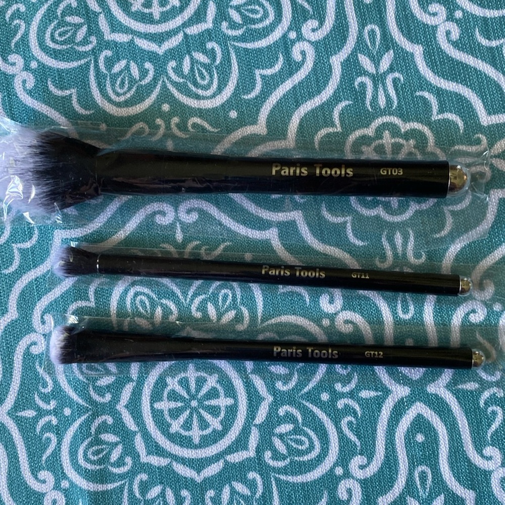 NWOT Bundle/3 Paris Tools Eye Shadow/Foundation/Blush Brushes
